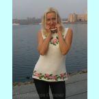 Рожеві троянди Моя галерея Женские модели Свитера, жакеты Рожеві троянди